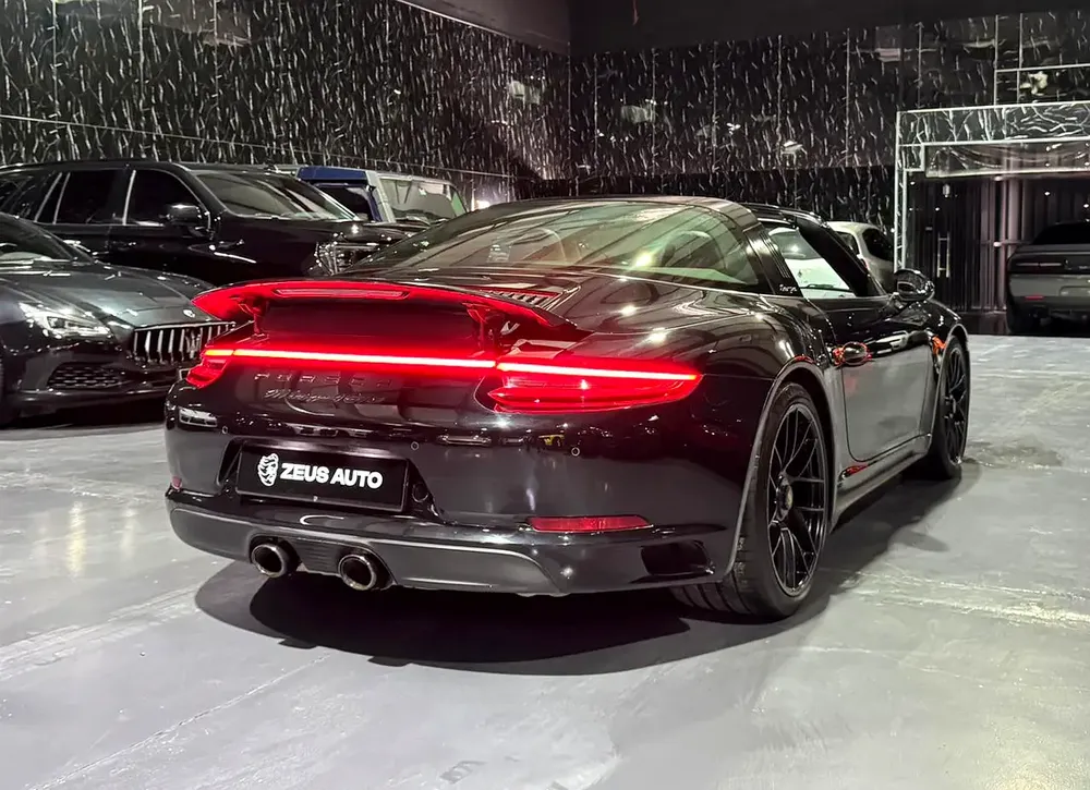 Porsche 911 Targa 4 GTS 2019 European specs for 439,000.00 AED - Image 4