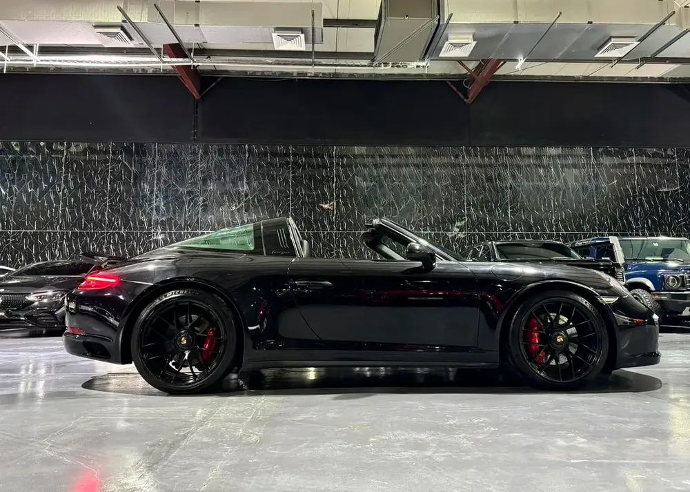 Porsche 911 Targa 4 GTS 2019 European specs for 439,000.00 AED - Image 7