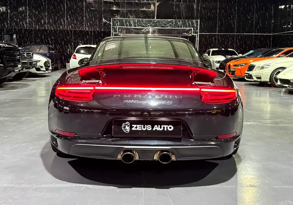 Porsche 911 Targa 4 GTS 2019 European specs for 439,000.00 AED - Image 9