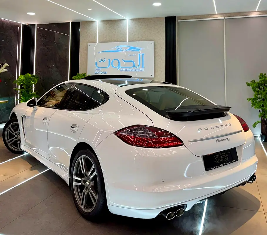 BEST PORSCHE PANAMERA PLATINUM EDITION|| TOP OPTIONS || GCC || ACCIDENT FREE || UNIQUE || 115k MILES - Image 10