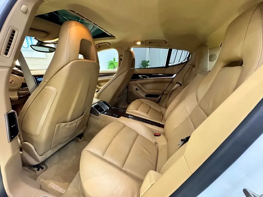 BEST PORSCHE PANAMERA PLATINUM EDITION|| TOP OPTIONS || GCC || ACCIDENT FREE || UNIQUE || 115k MILES - Image 19