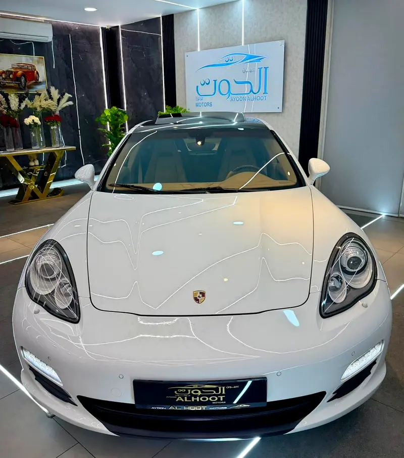 BEST PORSCHE PANAMERA PLATINUM EDITION|| TOP OPTIONS || GCC || ACCIDENT FREE || UNIQUE || 115k MILES - Image 5