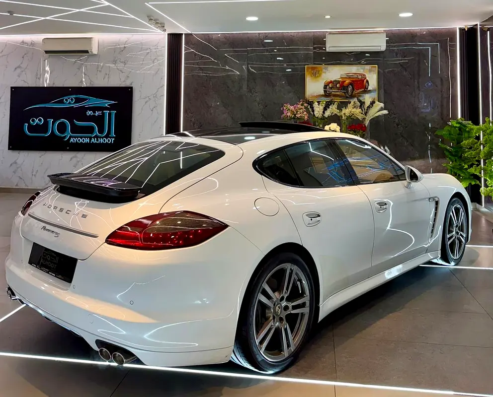 BEST PORSCHE PANAMERA PLATINUM EDITION|| TOP OPTIONS || GCC || ACCIDENT FREE || UNIQUE || 115k MILES - Image 8
