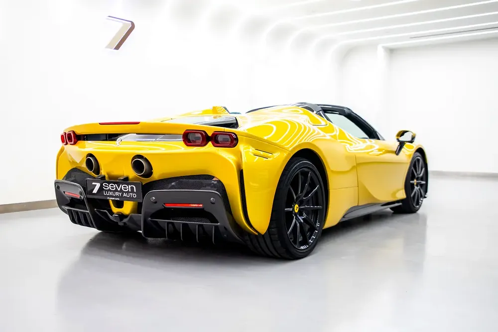 2023 | FERRERI SF90 | SPIDER | GCC | WARRANTY | SERVICE CONTRACT | EXCELLENT CONDITION | FULL OPTION - Image 5