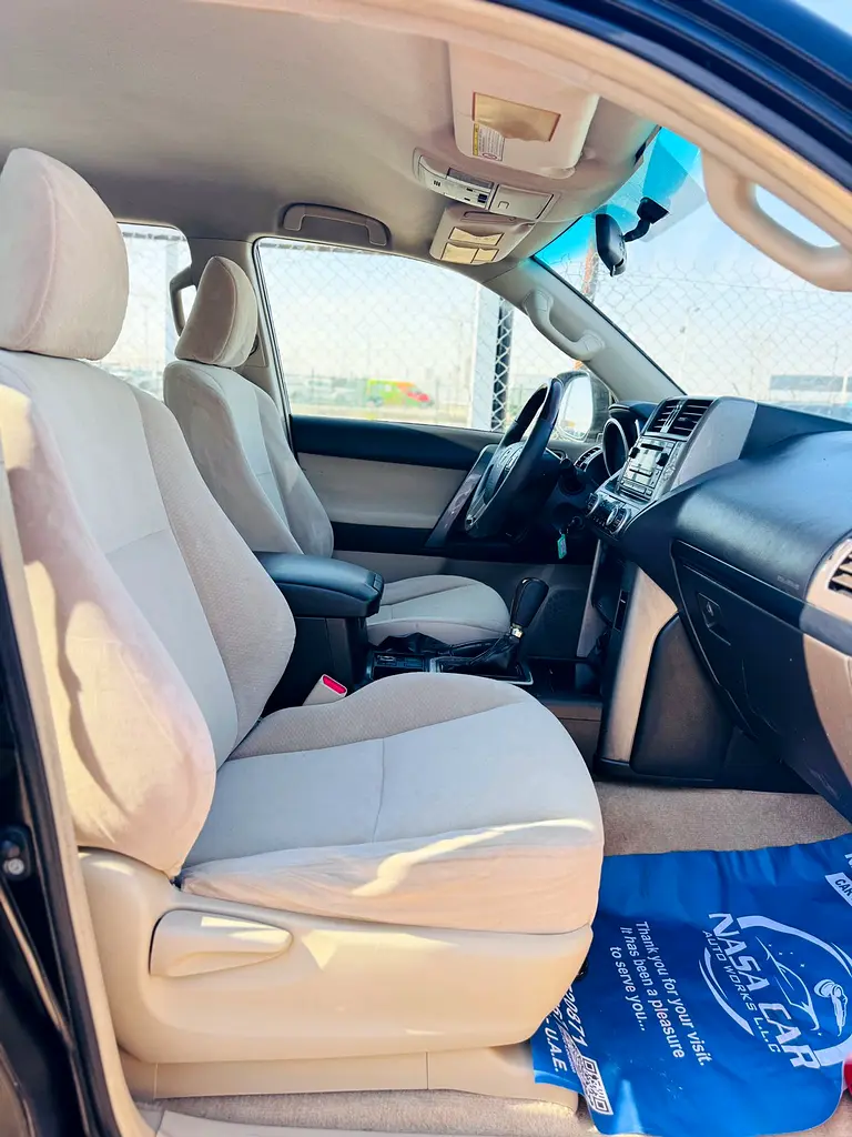 Toyota Prado // Gcc space // Cylinder 4 // Mid Option //Good Conditions - Image 10