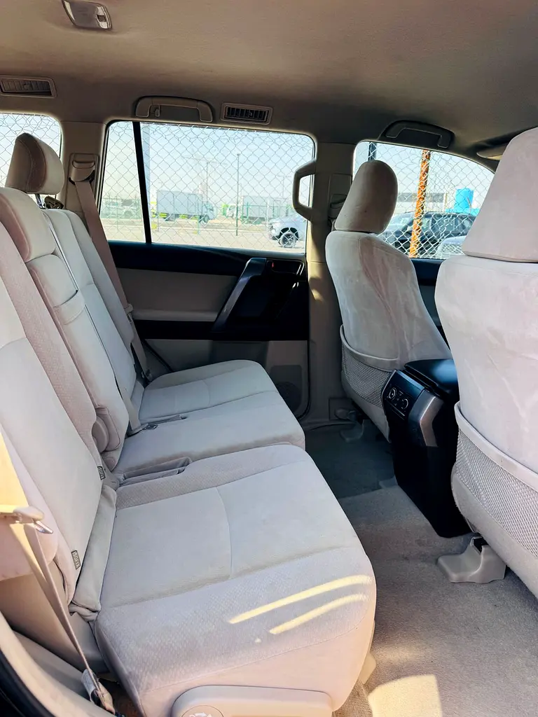 Toyota Prado // Gcc space // Cylinder 4 // Mid Option //Good Conditions - Image 14