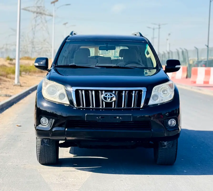 Toyota Prado // Gcc space // Cylinder 4 // Mid Option //Good Conditions - Image 7