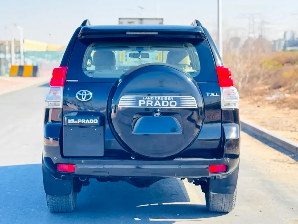 Toyota Prado // Gcc space // Cylinder 4 // Mid Option //Good Conditions - Image 8