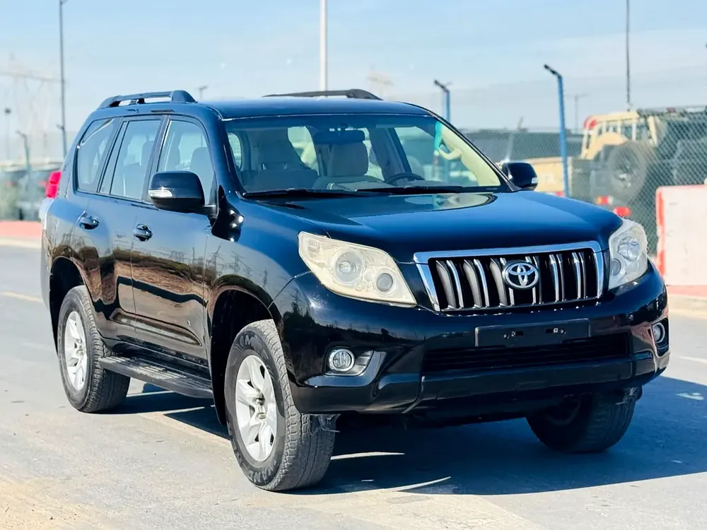 Toyota Prado // Gcc space // Cylinder 4 // Mid Option //Good Conditions - Image 9