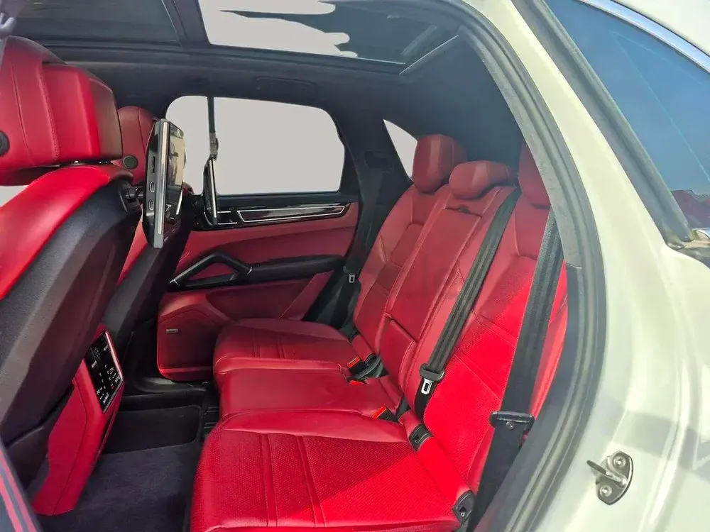 AED 2204/month | 2019 Porsche Cayenne  | GCC Specs | Ref#458117 - Image 12
