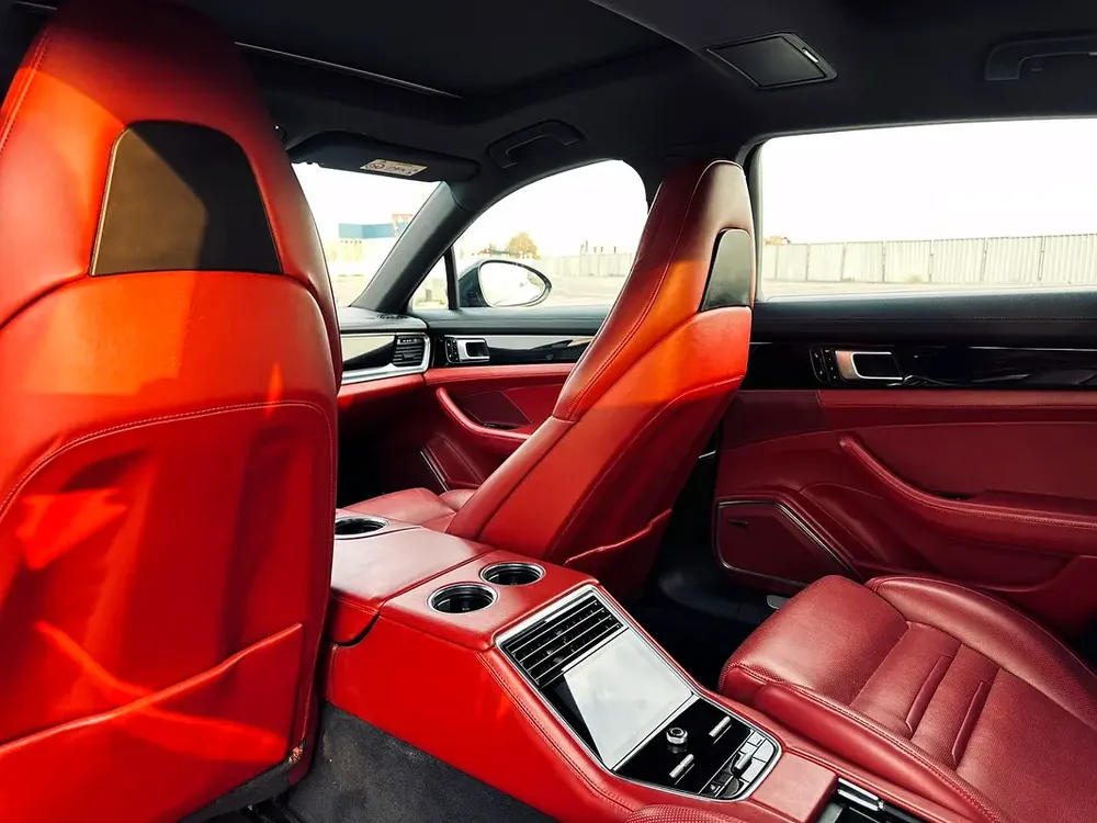 2019 Porsche Panamera - European Specs - GCC Ready - Image 10