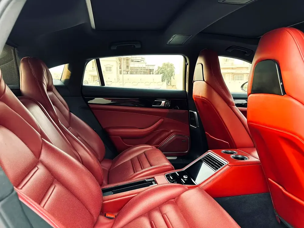 2019 Porsche Panamera - European Specs - GCC Ready - Image 11