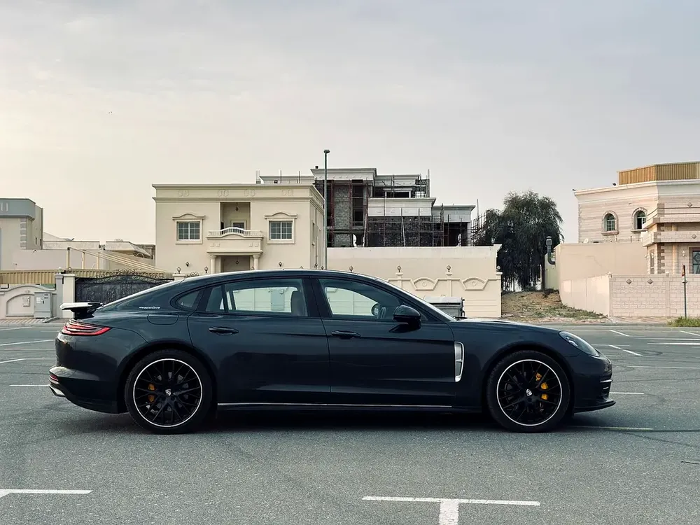 2019 Porsche Panamera - European Specs - GCC Ready - Image 5
