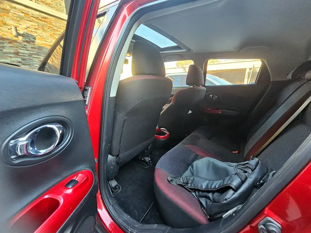 Nissan Juke SV 2014 GCC Specs Original Paint Accident Free 1st Owner - Image 10