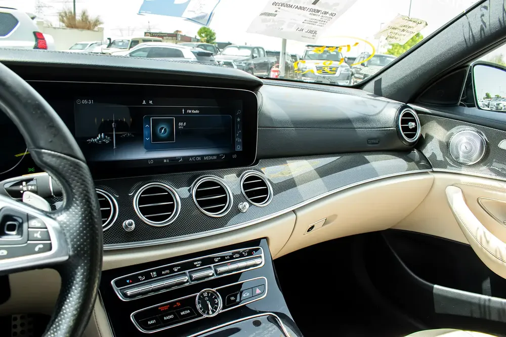 2018 - BENZ E43 - IMMACULATE CONDITION - ONLY 58,000 KM - Image 13