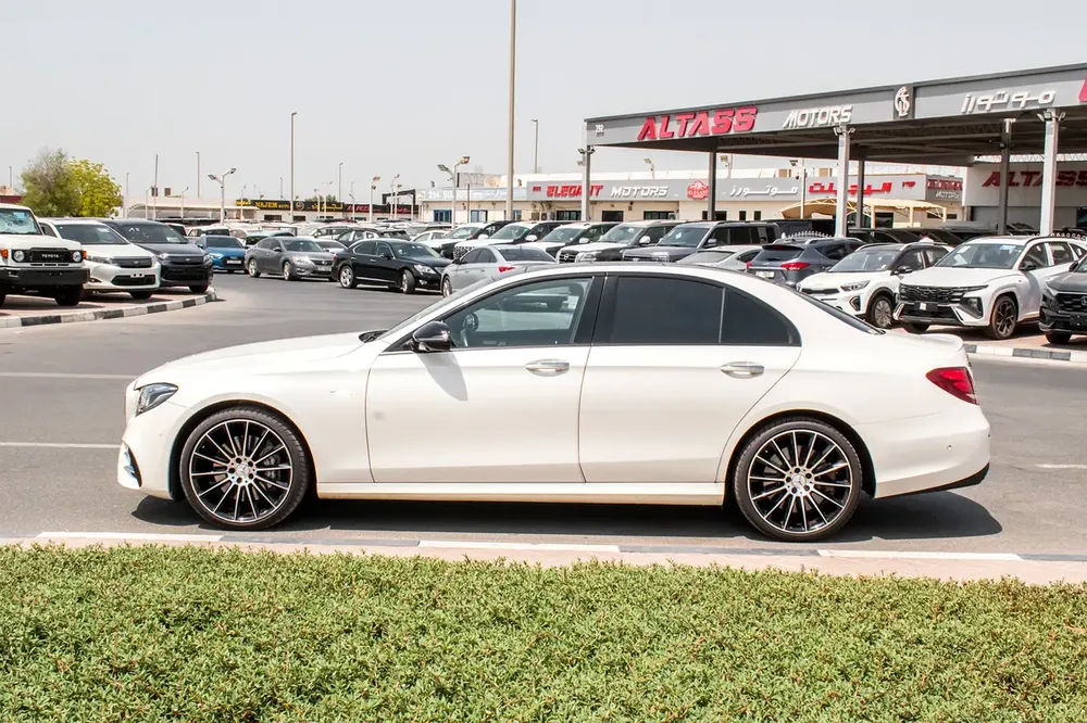 2018 - BENZ E43 - IMMACULATE CONDITION - ONLY 58,000 KM - Image 5