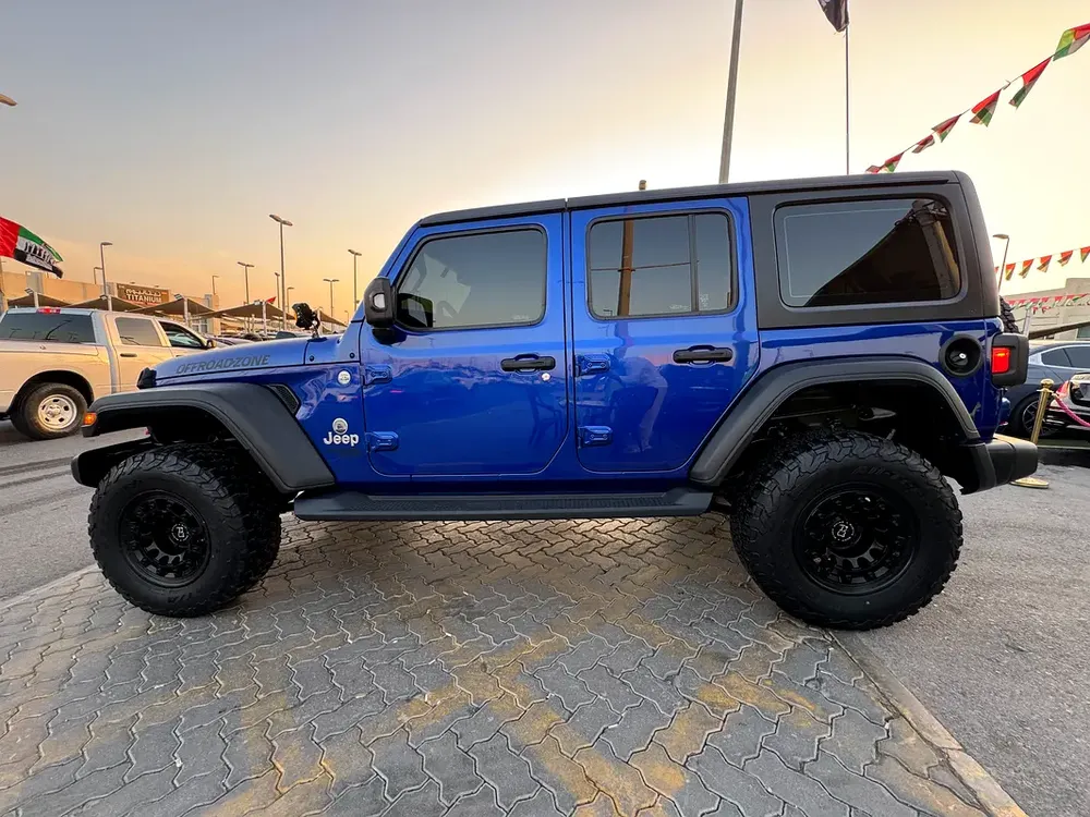 Wrangler Gcc specs in amazing condition with extra modifications - Image 5