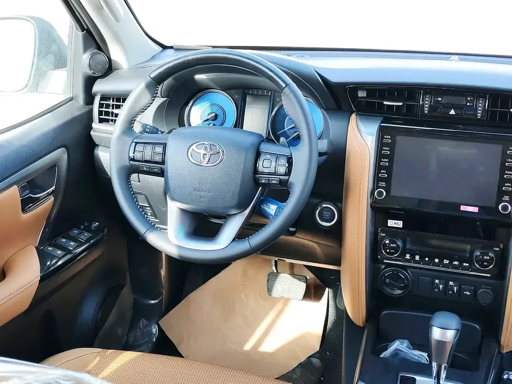 2026 Toyota Fortuner SR5 2.8L 4-Cyl Turbo Diesel A/T AWD 4x4 Export Only - Image 11
