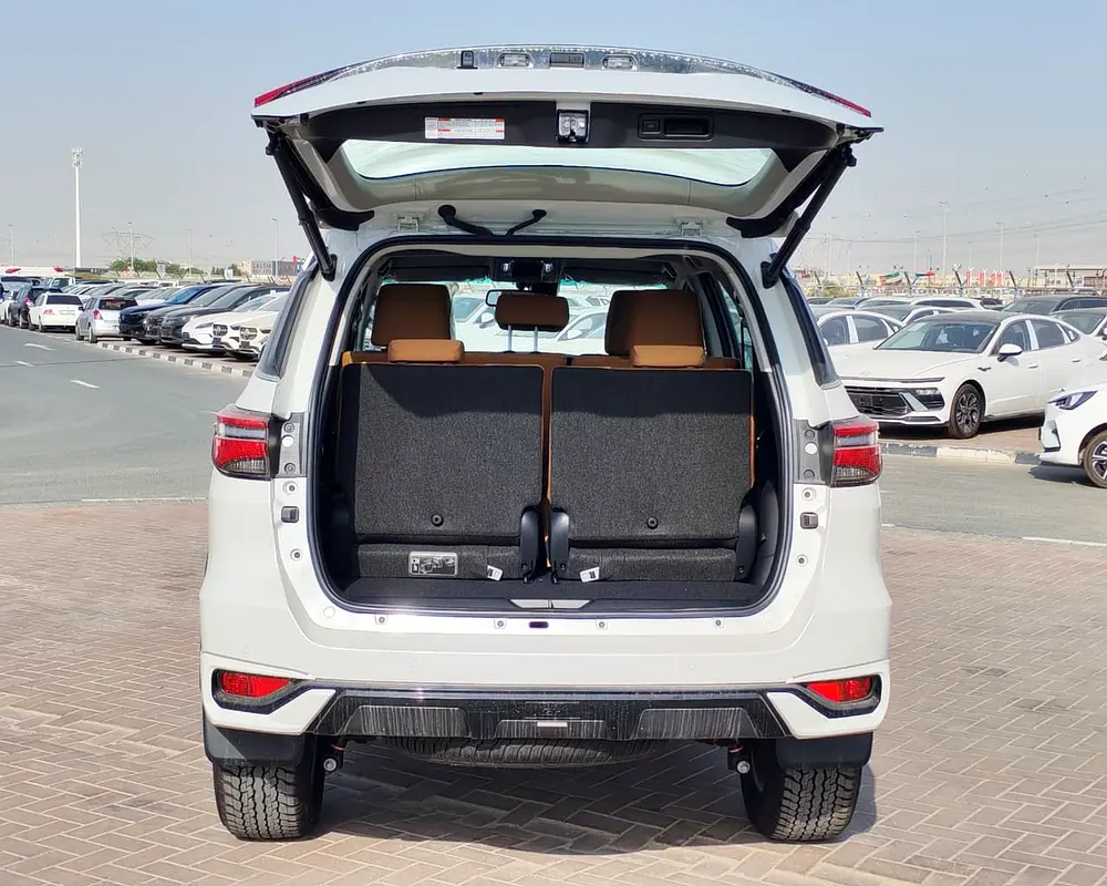 2026 Toyota Fortuner SR5 2.8L 4-Cyl Turbo Diesel A/T AWD 4x4 Export Only - Image 7