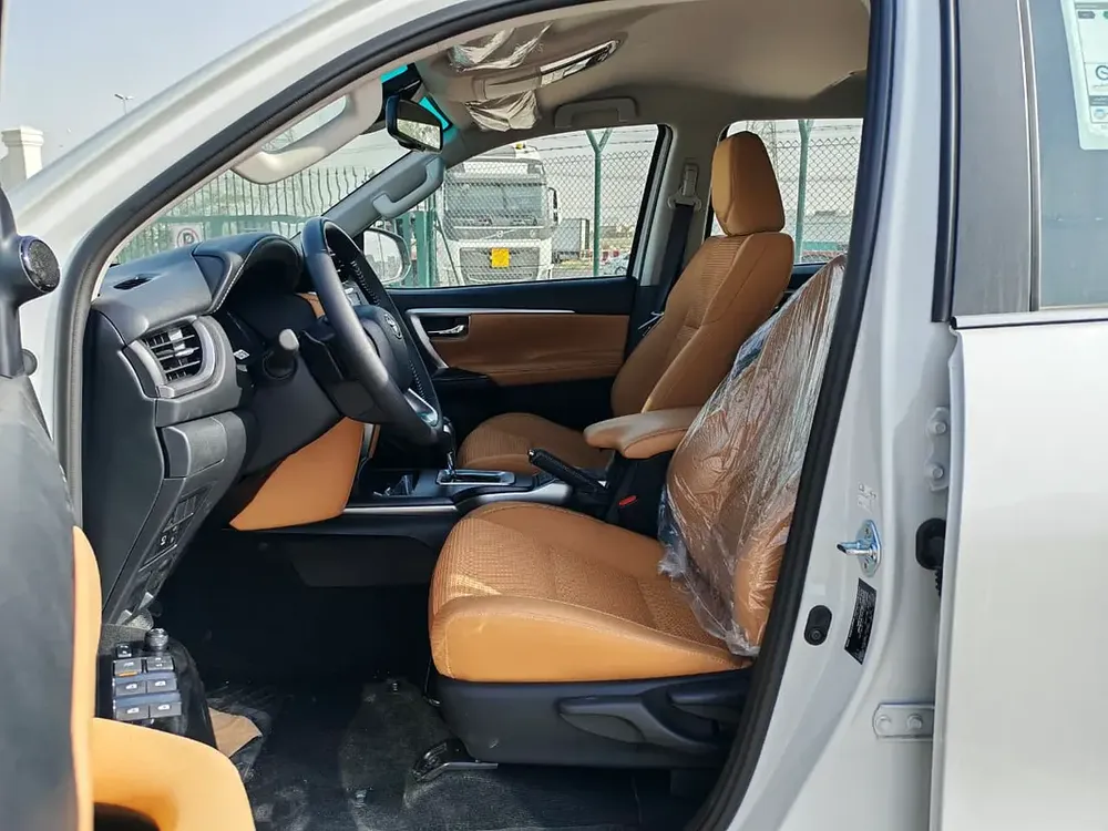 2026 Toyota Fortuner SR5 2.8L 4-Cyl Turbo Diesel A/T AWD 4x4 Export Only - Image 9