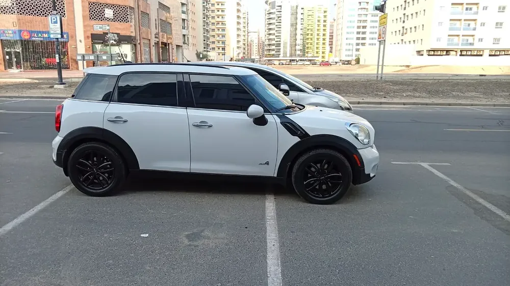 Mini Cooper S TURBO 2013  GCC SPECS LADY DRIVEN - Image 5