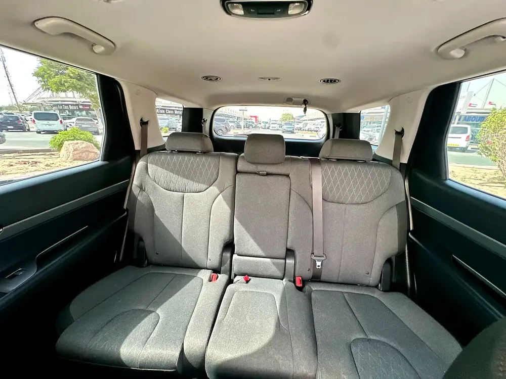 4X4 7-Seater 1270/-AED 2022 Hyundai Palisade Smart  | GCC Specs | Excellent Condition - Image 15