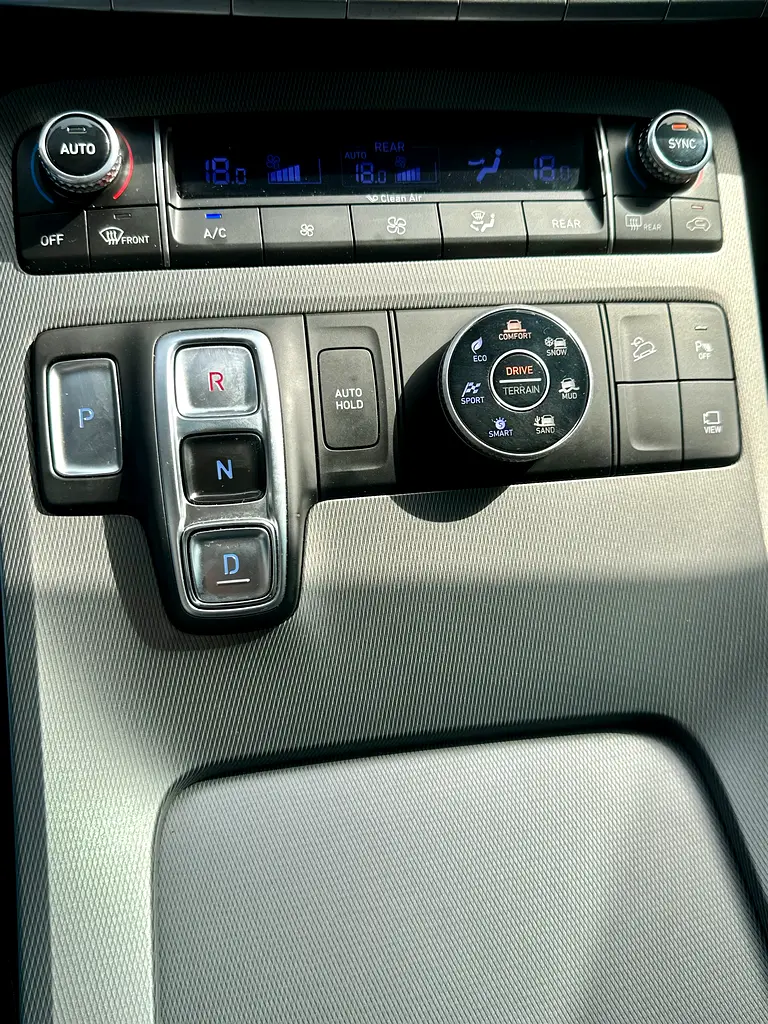 4X4 7-Seater 1270/-AED 2022 Hyundai Palisade Smart  | GCC Specs | Excellent Condition - Image 18