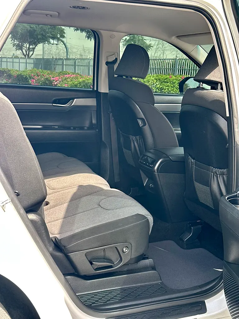 4X4 7-Seater 1270/-AED 2022 Hyundai Palisade Smart  | GCC Specs | Excellent Condition - Image 8