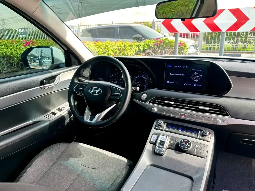 4X4 7-Seater 1270/-AED 2022 Hyundai Palisade Smart  | GCC Specs | Excellent Condition - Image 9