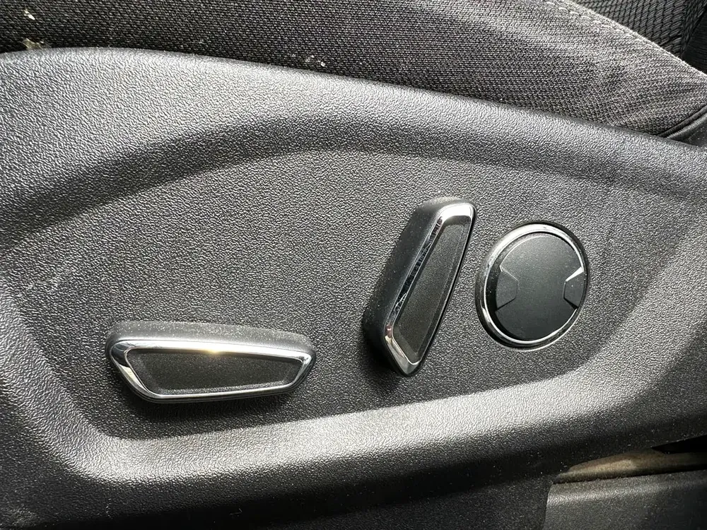 Ford Explorer 2017 XLT, Panoramic roof, GCC, 4WD,  Free of Accidents, Full Service History, Very Cle - Image 11