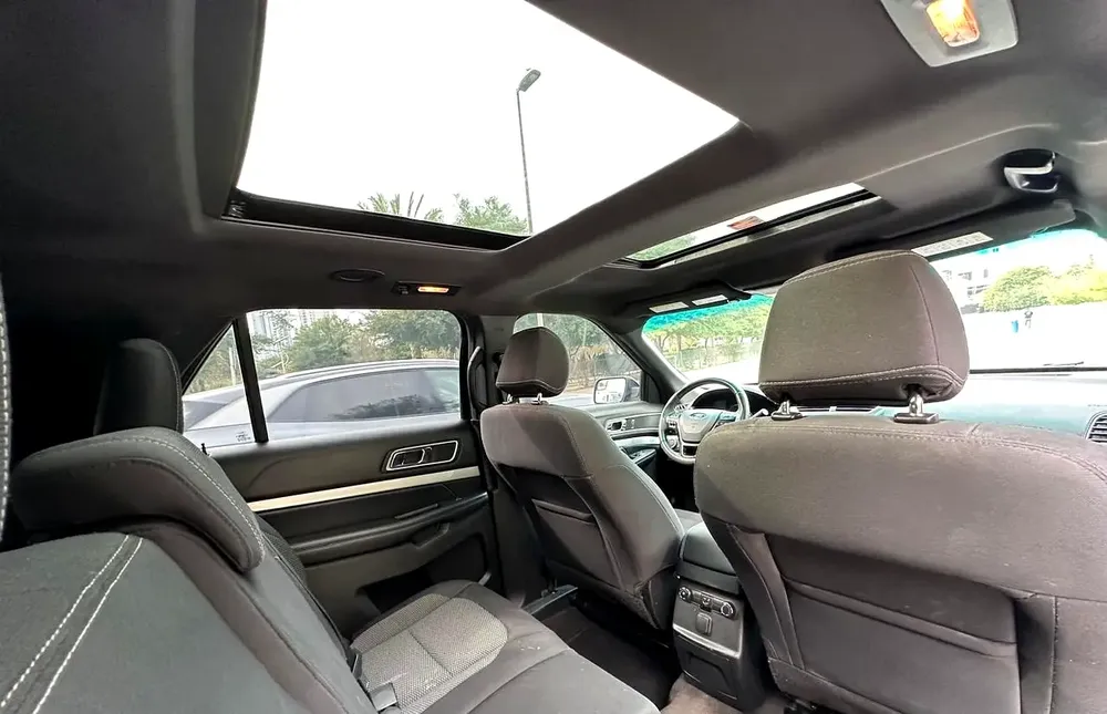 Ford Explorer 2017 XLT, Panoramic roof, GCC, 4WD,  Free of Accidents, Full Service History, Very Cle - Image 12