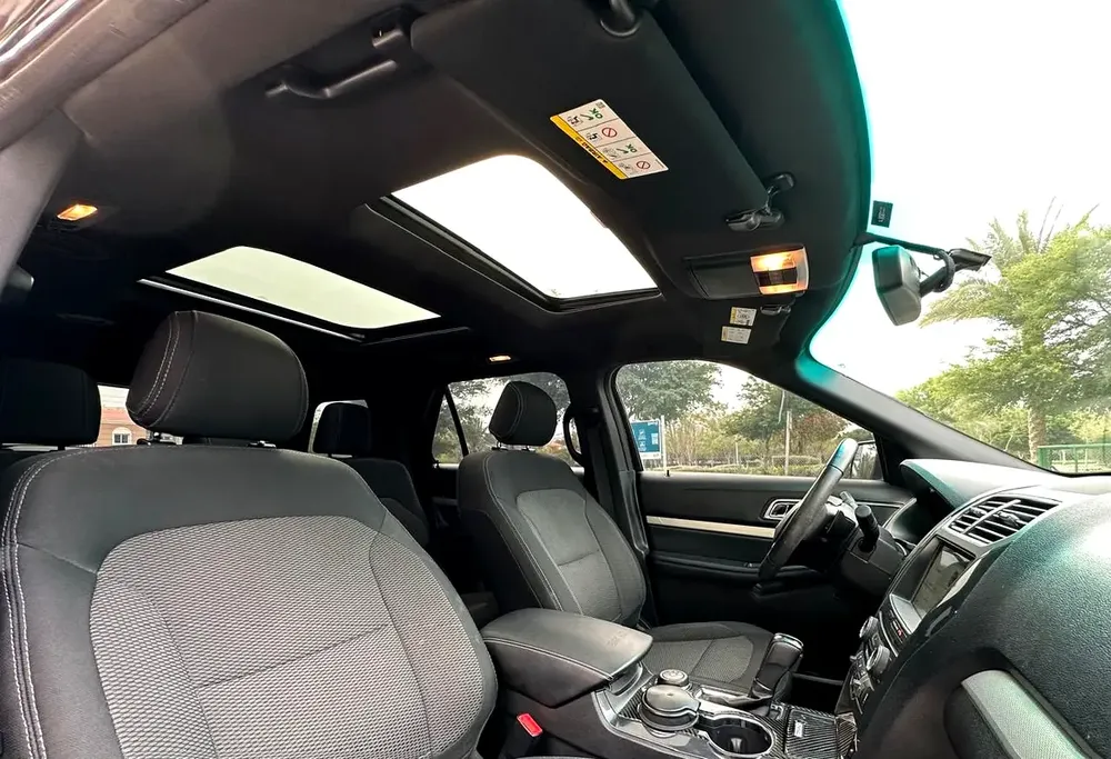 Ford Explorer 2017 XLT, Panoramic roof, GCC, 4WD,  Free of Accidents, Full Service History, Very Cle - Image 14