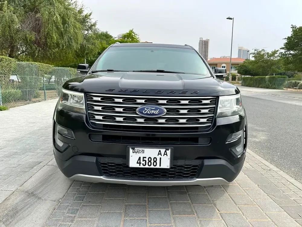 Ford Explorer 2017 XLT, Panoramic roof, GCC, 4WD,  Free of Accidents, Full Service History, Very Cle - Image 4