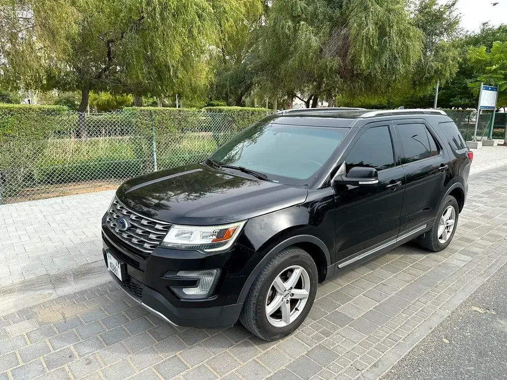 Ford Explorer 2017 XLT, Panoramic roof, GCC, 4WD,  Free of Accidents, Full Service History, Very Cle - Image 5