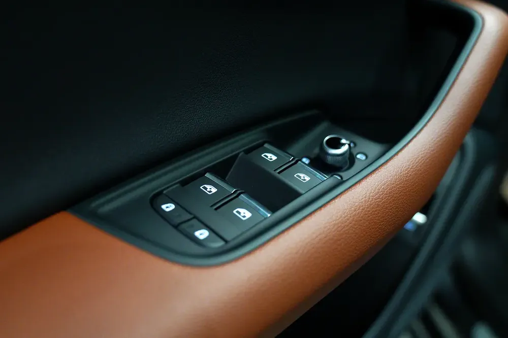 Audi Q7 55 TFSI Quattro S line 2023 - Image 12