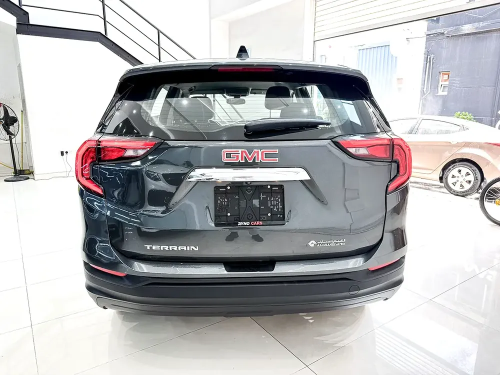 AED 760 // 20% DP // 2020 GMC Terrain SLE AWD 1.5L V4 - Image 8