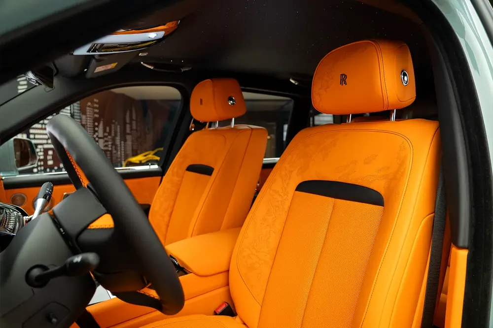 ROLLS ROYCE | CULLINAN BLACK BADGE | GCC SPECS | DEALER WARRANTY + SERVICE CONTRACT - Image 11