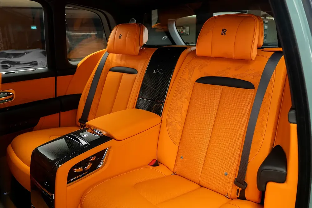 ROLLS ROYCE | CULLINAN BLACK BADGE | GCC SPECS | DEALER WARRANTY + SERVICE CONTRACT - Image 14