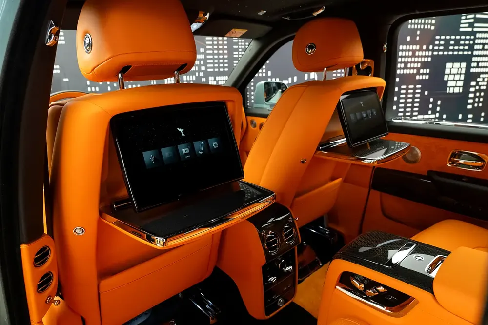 ROLLS ROYCE | CULLINAN BLACK BADGE | GCC SPECS | DEALER WARRANTY + SERVICE CONTRACT - Image 15