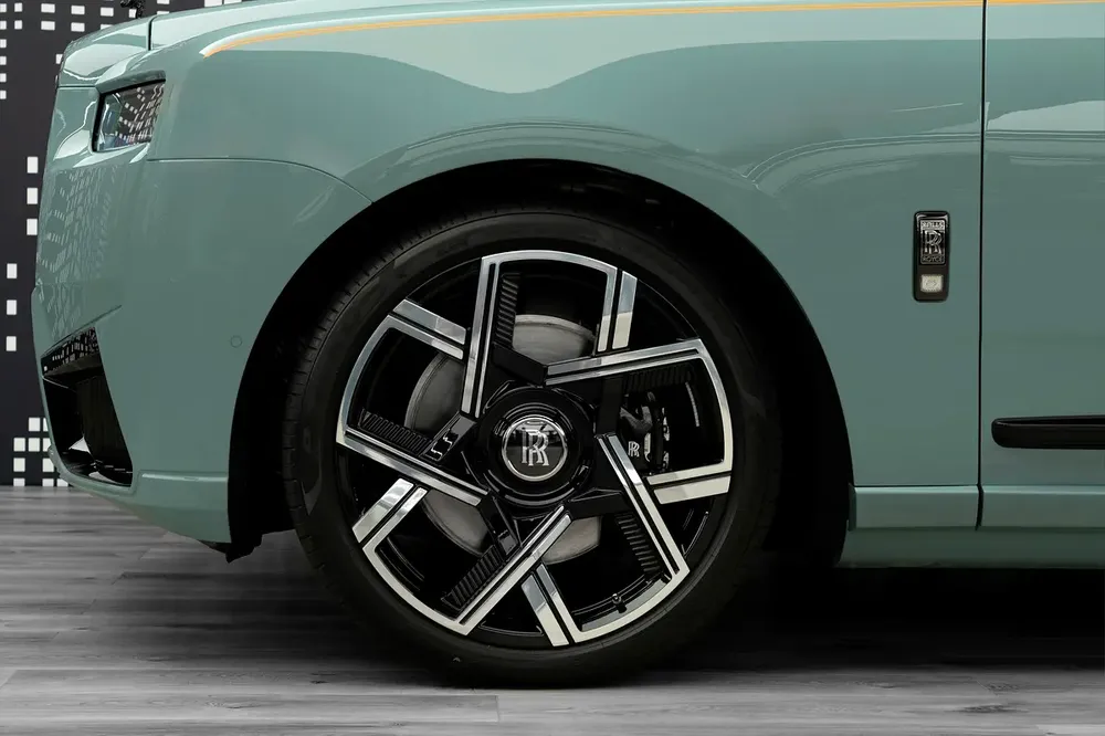 ROLLS ROYCE | CULLINAN BLACK BADGE | GCC SPECS | DEALER WARRANTY + SERVICE CONTRACT - Image 20