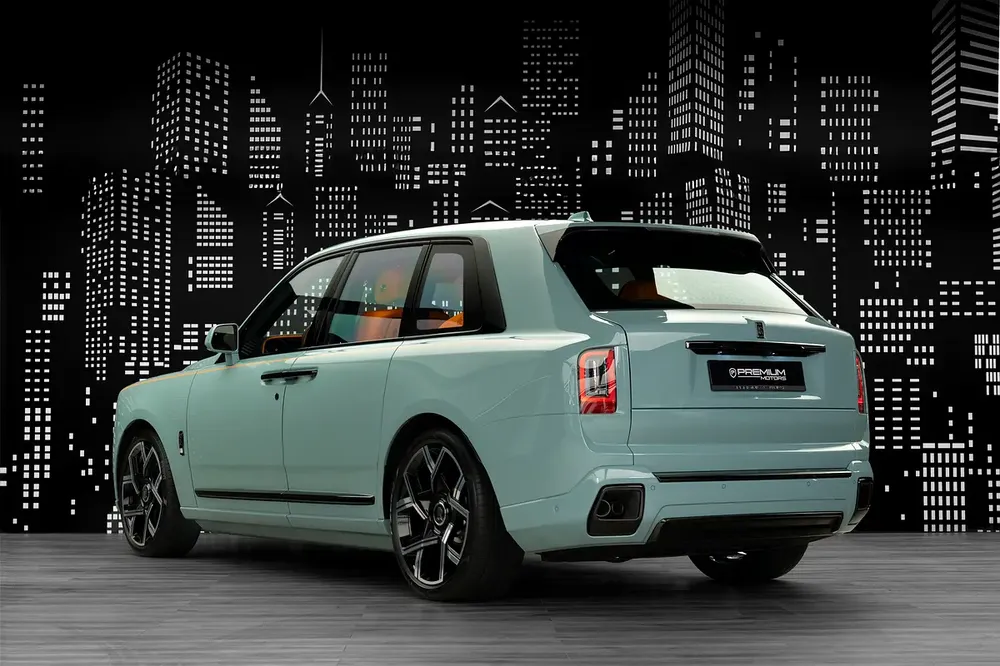 ROLLS ROYCE | CULLINAN BLACK BADGE | GCC SPECS | DEALER WARRANTY + SERVICE CONTRACT - Image 4