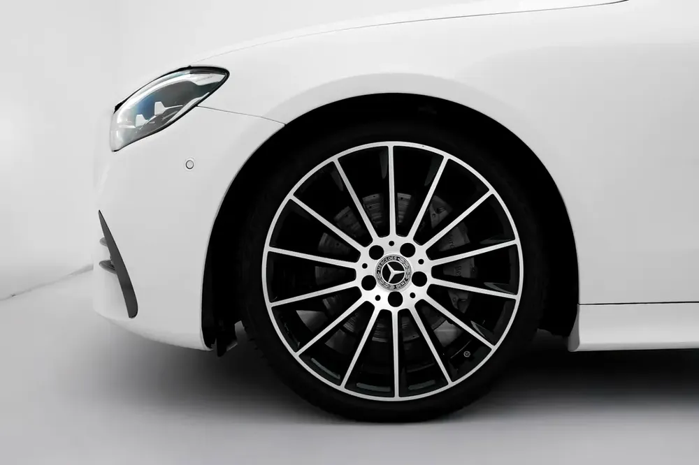 Mercedes-Benz E-Class E 200 2023 - GCC Specs - Like New! - Image 17