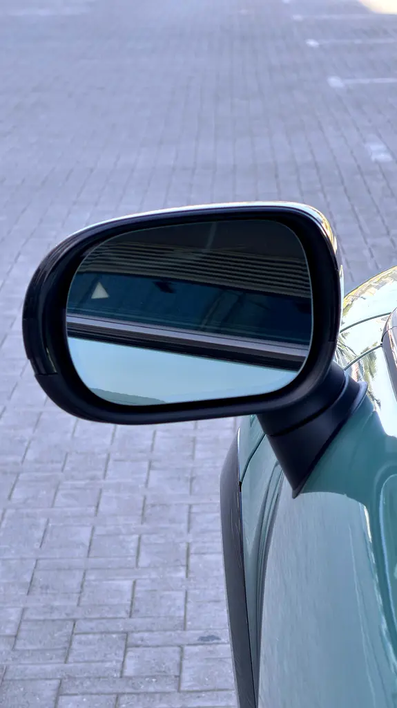 Mini Cooper S with JCW Kit - 3 Years Warranty - 3 Years Free Service. Free insurance - Window tint - Image 20