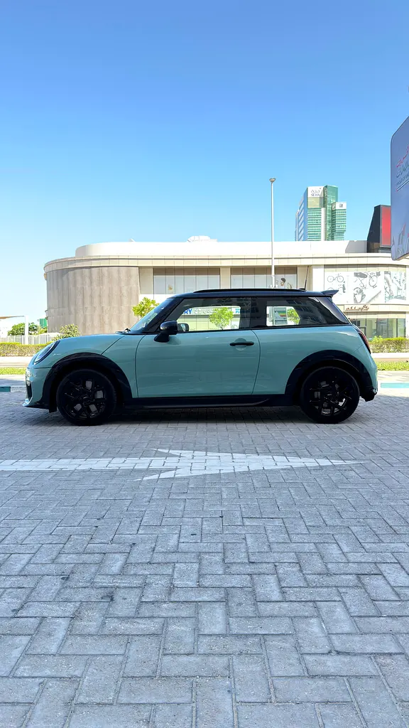 Mini Cooper S with JCW Kit - 3 Years Warranty - 3 Years Free Service. Free insurance - Window tint - Image 4