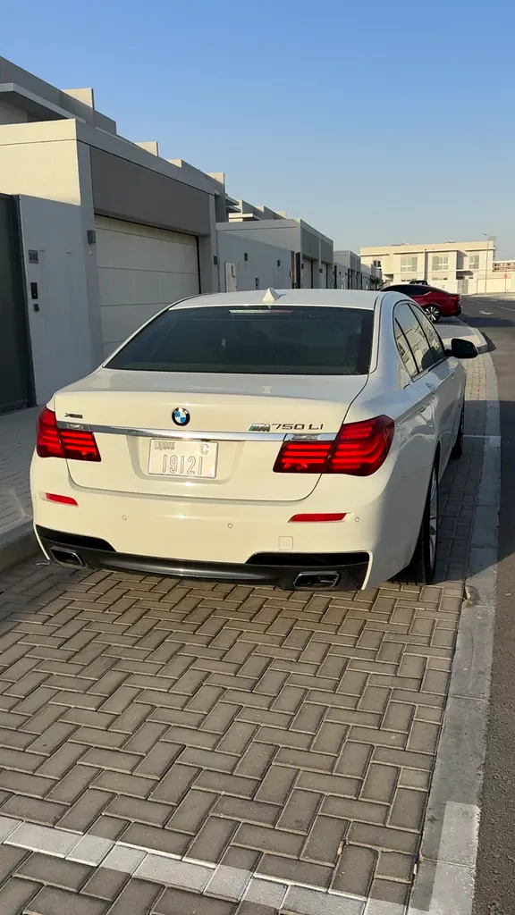 BMW 7-Series 750Li xDrive 2015 | American Specs | Luxury Sedan - Image 10