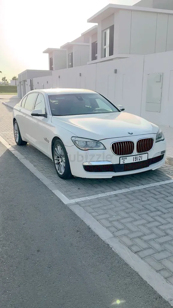 BMW 7-Series 750Li xDrive 2015 | American Specs | Luxury Sedan - Image 11