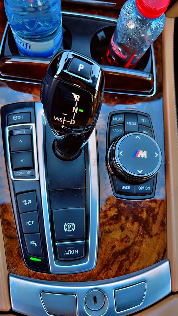 BMW 7-Series 750Li xDrive 2015 | American Specs | Luxury Sedan - Image 7