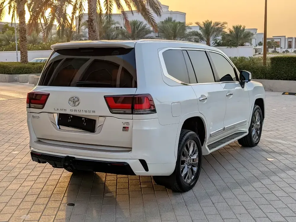 Toyota Land Cruiser GXR Top Full Option 2015 Facelifted 2026 - GCC Specs - Excellent Condition - Image 16