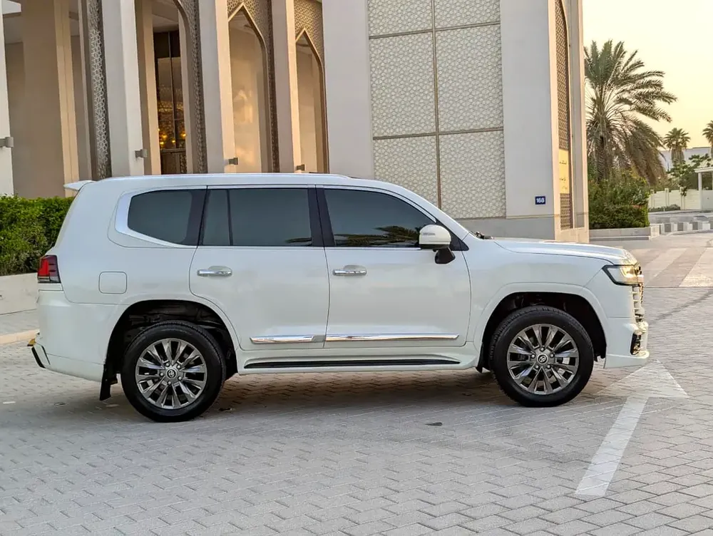 Toyota Land Cruiser GXR Top Full Option 2015 Facelifted 2026 - GCC Specs - Excellent Condition - Image 17