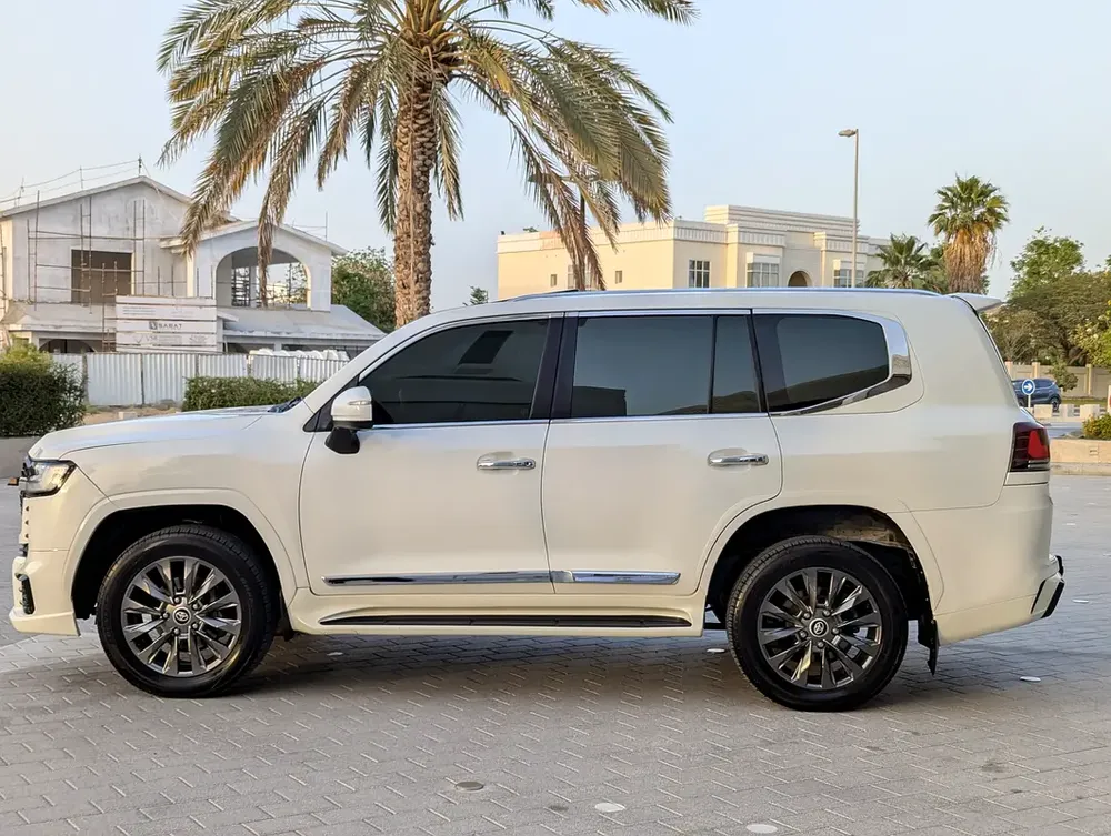 Toyota Land Cruiser GXR Top Full Option 2015 Facelifted 2026 - GCC Specs - Excellent Condition - Image 18